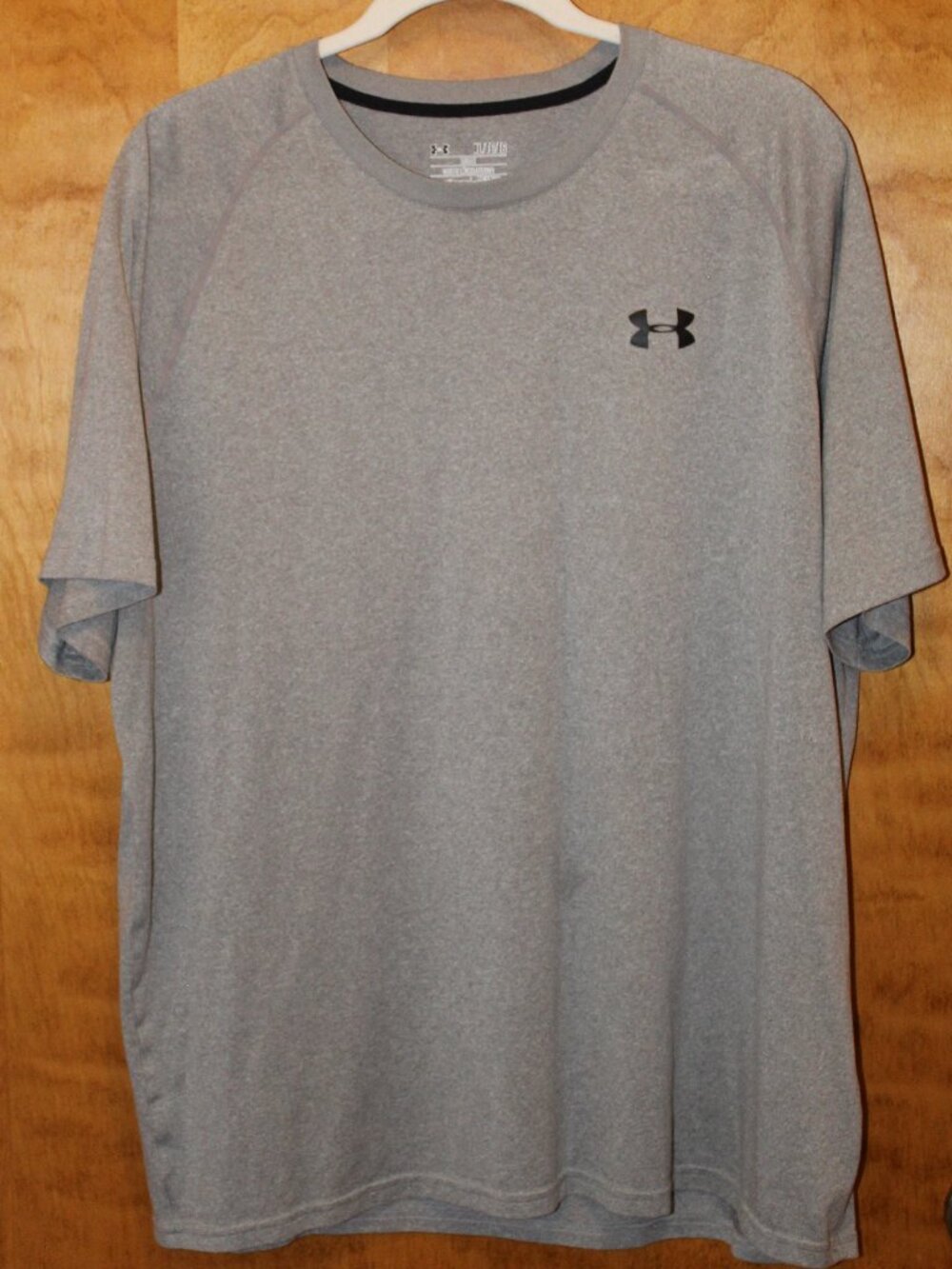 Under Armour Mens Size XLT Short Sleeve Athletic Heat Gear T-Shirt